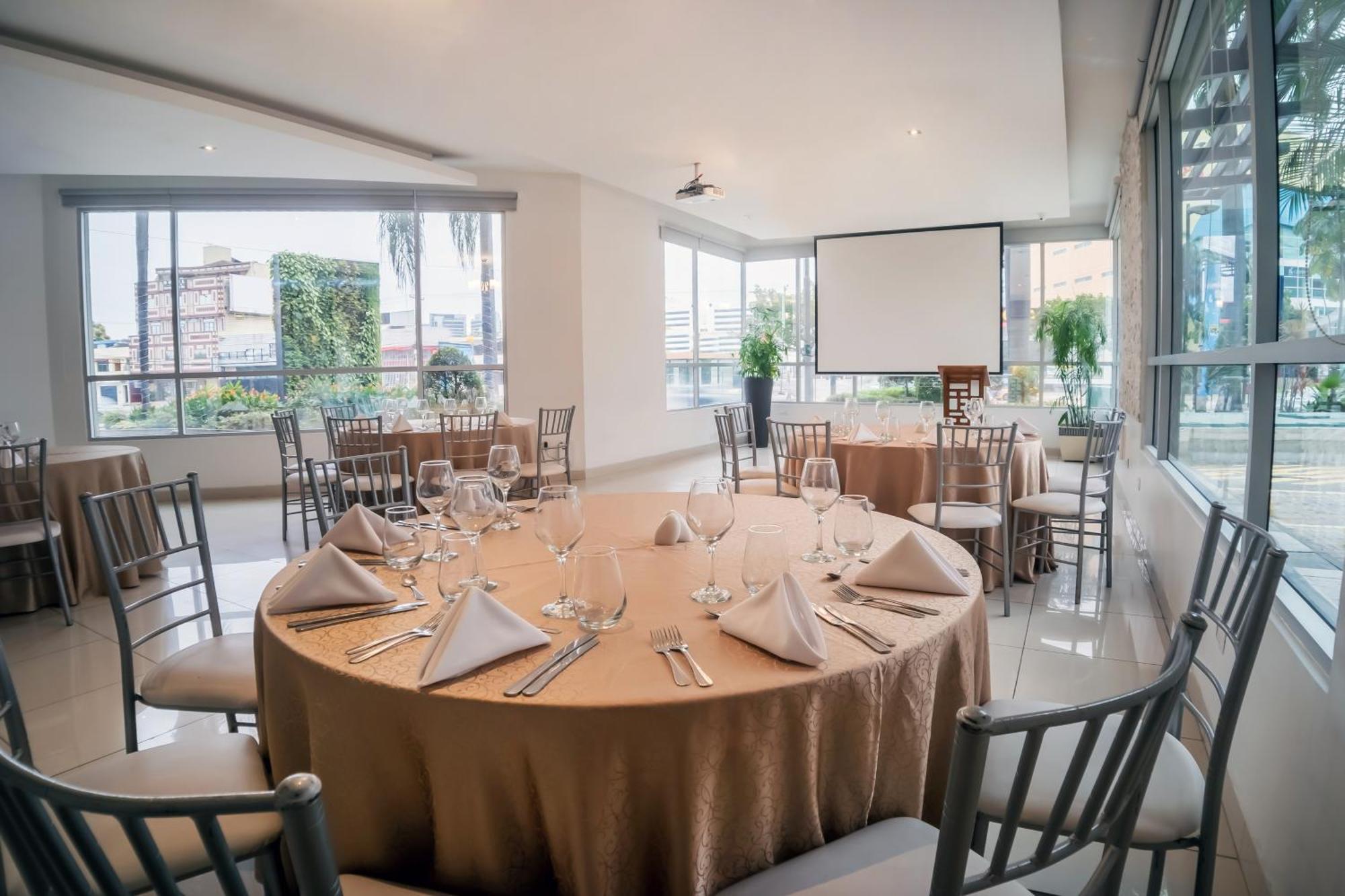 Wyndham Garden Guayaquil Hotel Eksteriør billede